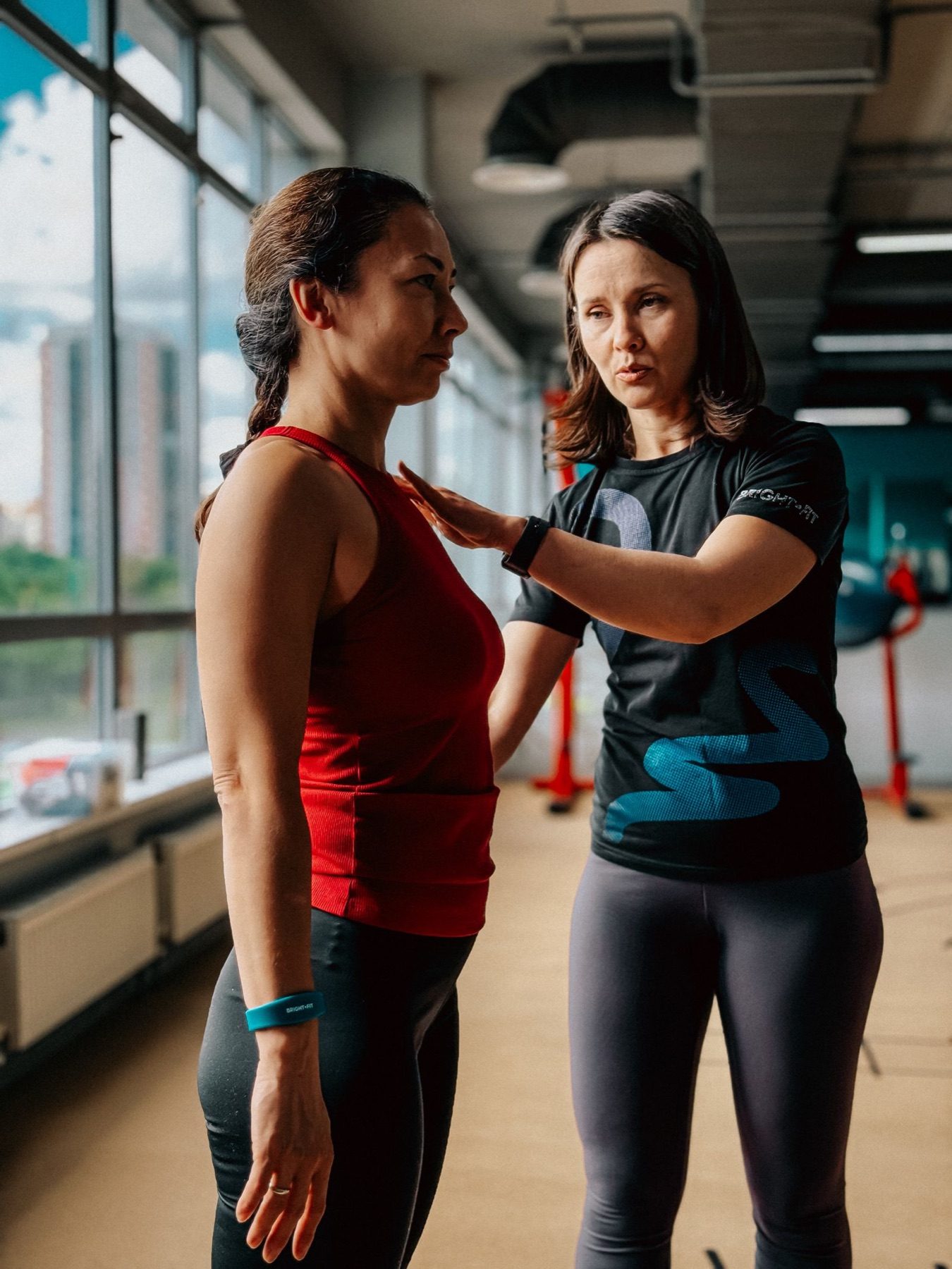 A coach working one to one with a client at O-SEA Fit
